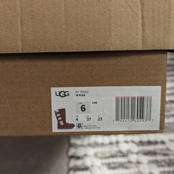 🤎 UGG KLEA BOOTS with Buckles - Picture 4 of 9